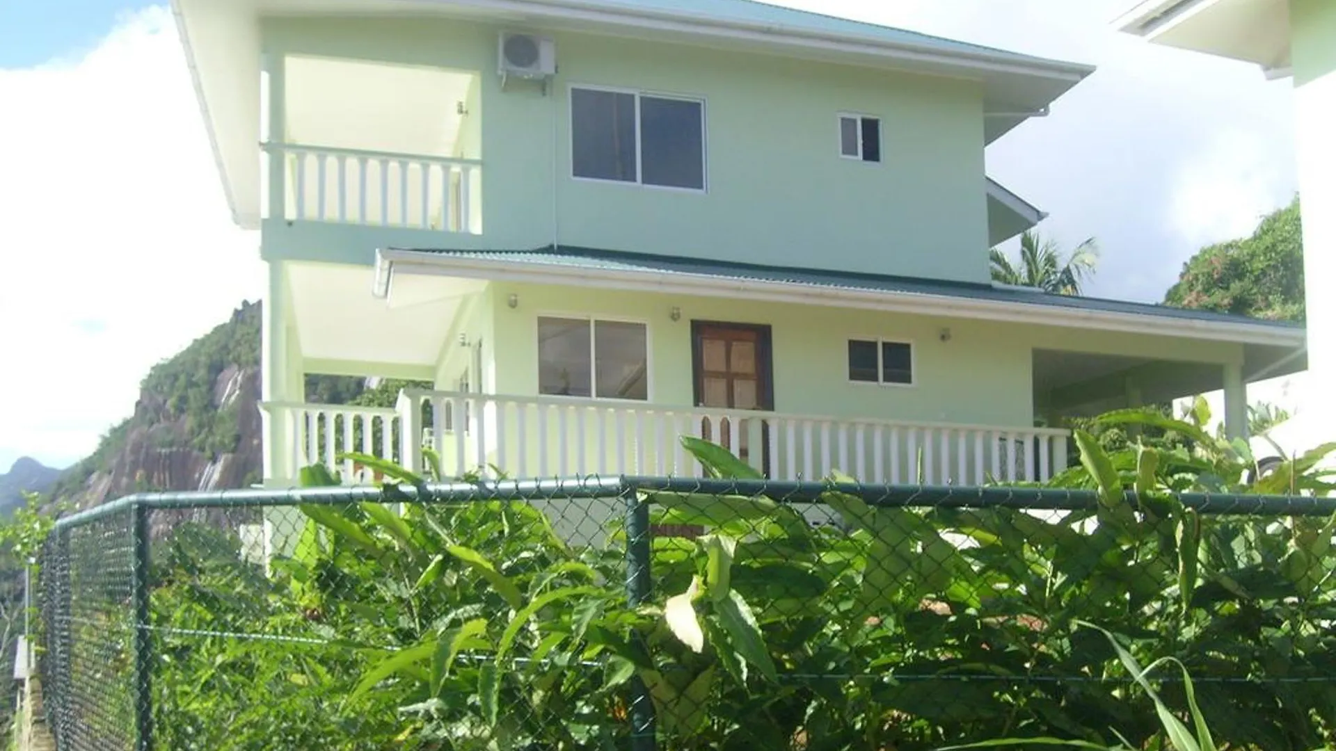 Villa With 2 Bedrooms In Victoria, With Wonderful Sea View, Enclosed G Misere